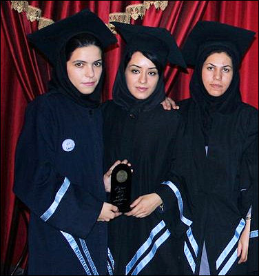 20120509-academic dress Iran Some_alumnus_of_IUT.jpg
